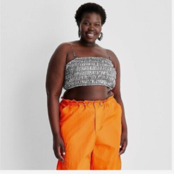 Chic Thin Strap Crop Top - Picture 1 of 1